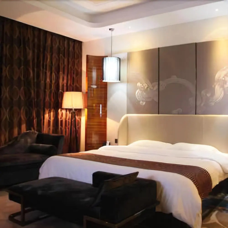 Royal Garden Hotel