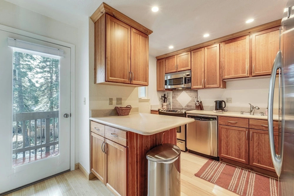 Ski, Golf & Hike! Incline Village Family Home