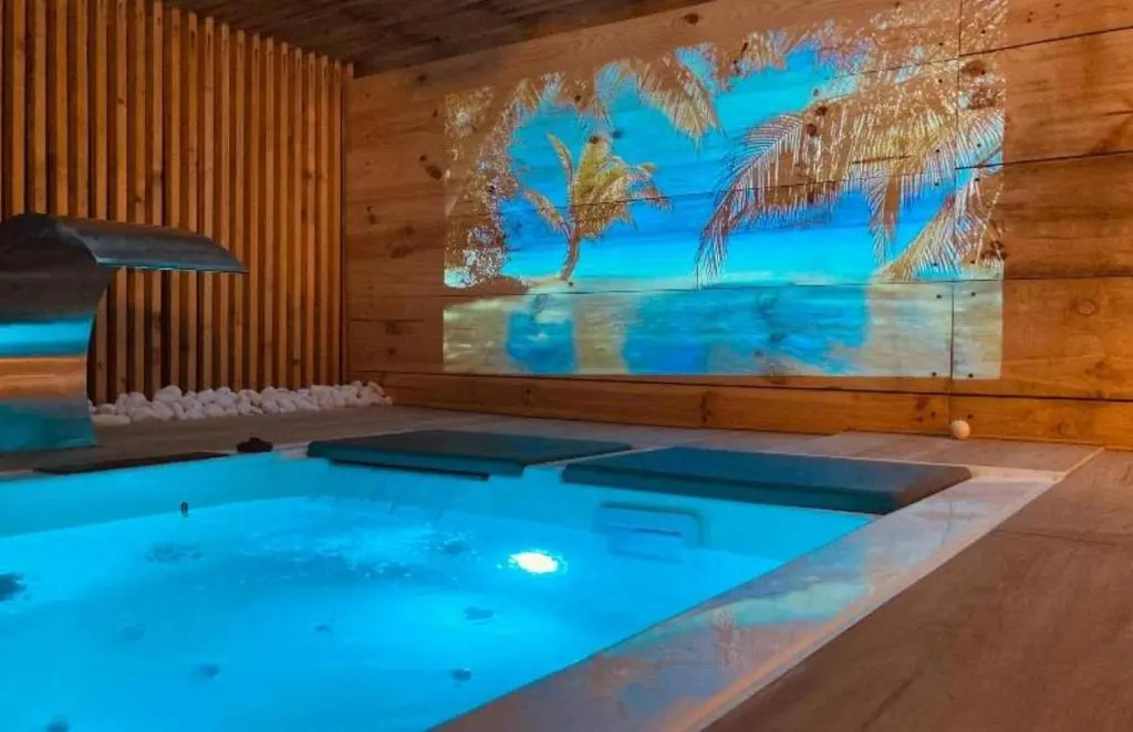 The Black Boutique -- Turistea Suites