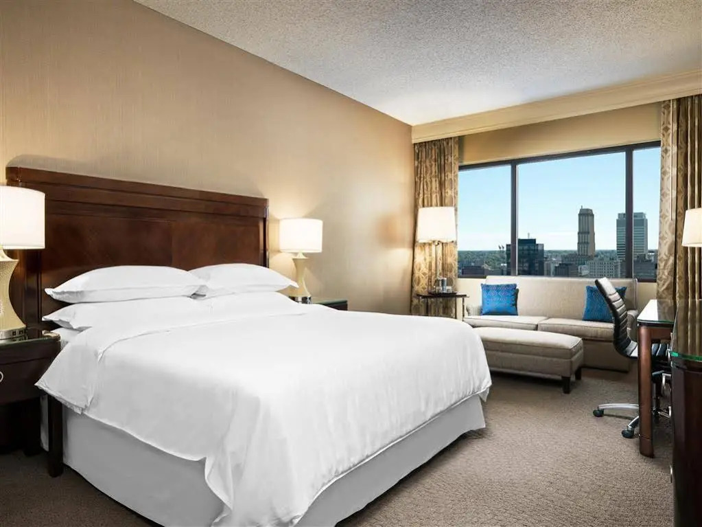 Memphis Riverline Hotel