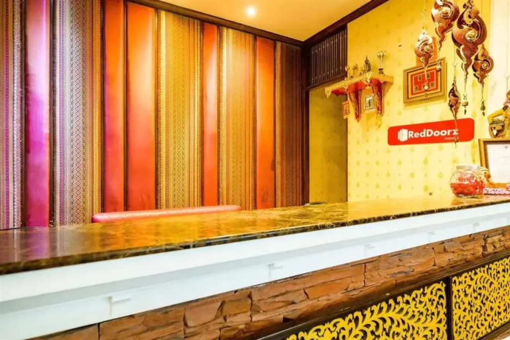 RedDoorz Plus Reun Rattana Rattanathibet
