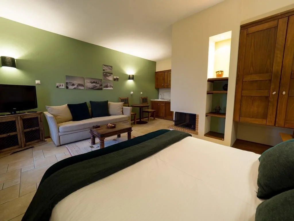 Erochos Suites Hotel