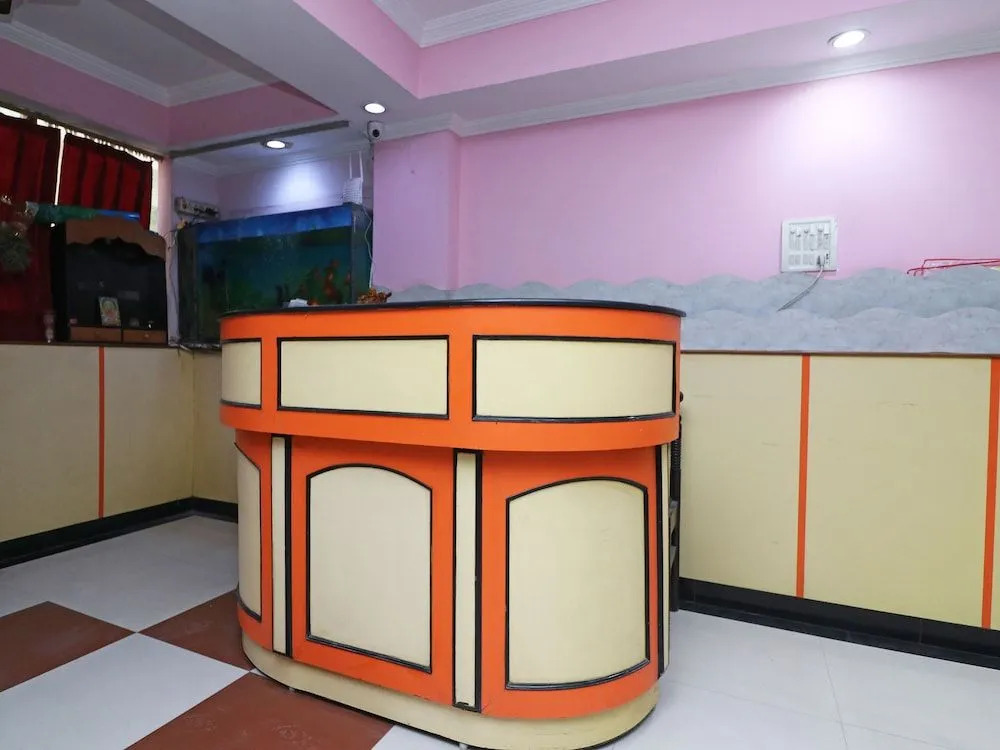 OYO 26906 Hotel Tarang