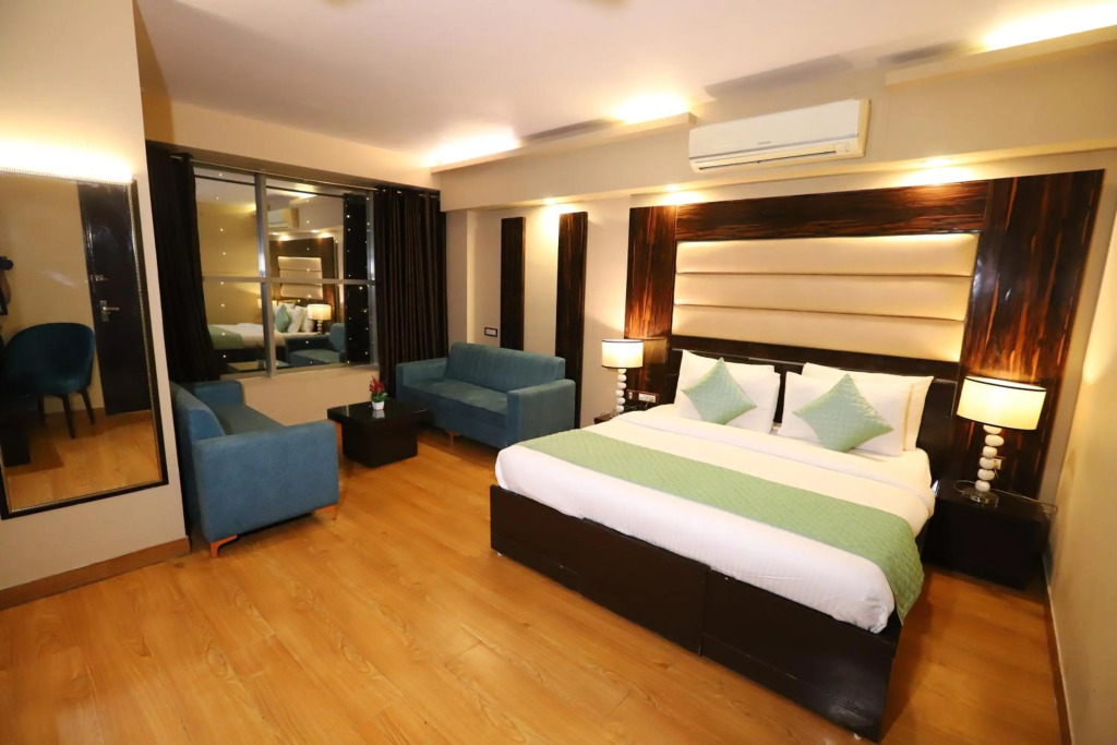 Hotel Palm Grand Naraina New Delhi - Couple Friendly Local IDs Accepted