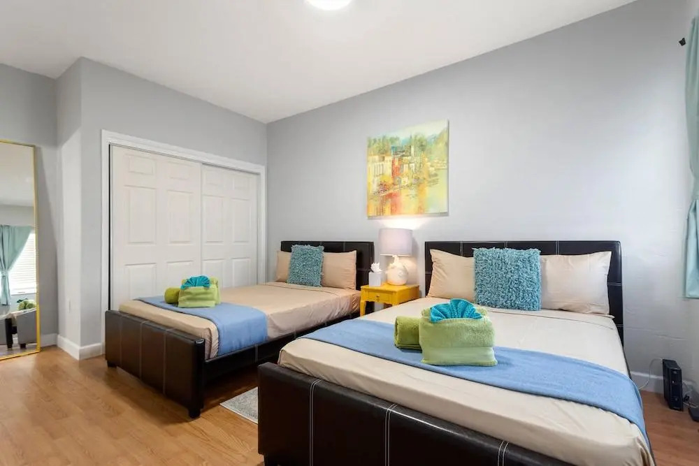 Deluxe Beach Apt