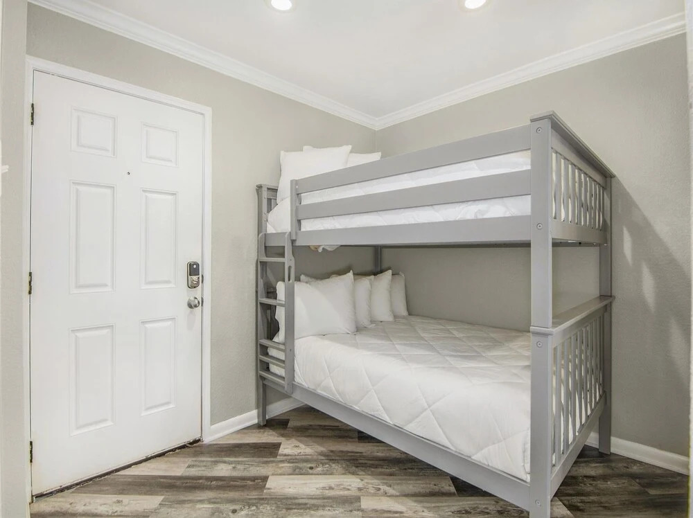 Seascape 2110 2 Bedroom Condo by RedAwning