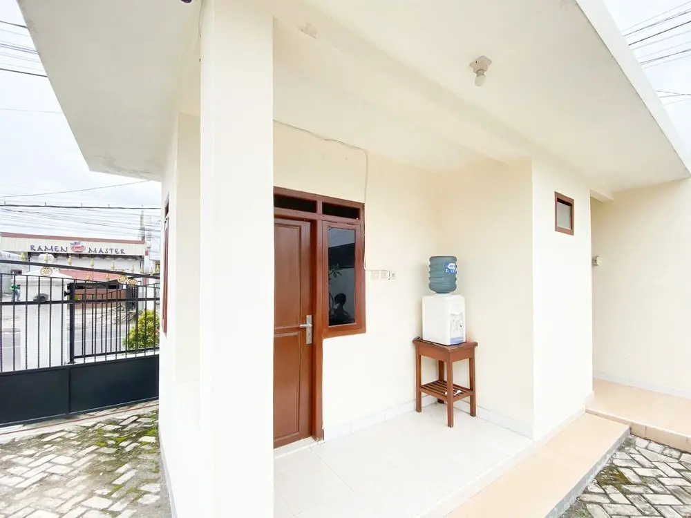 Urbanview Raden Mansion Jember