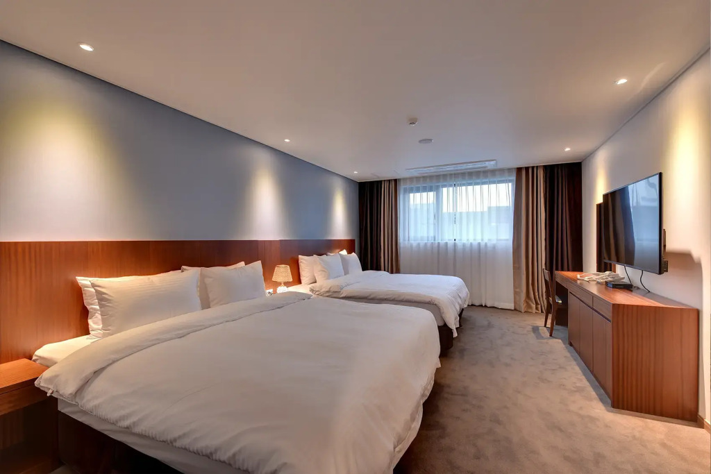Sea Moon Tourist Hotel