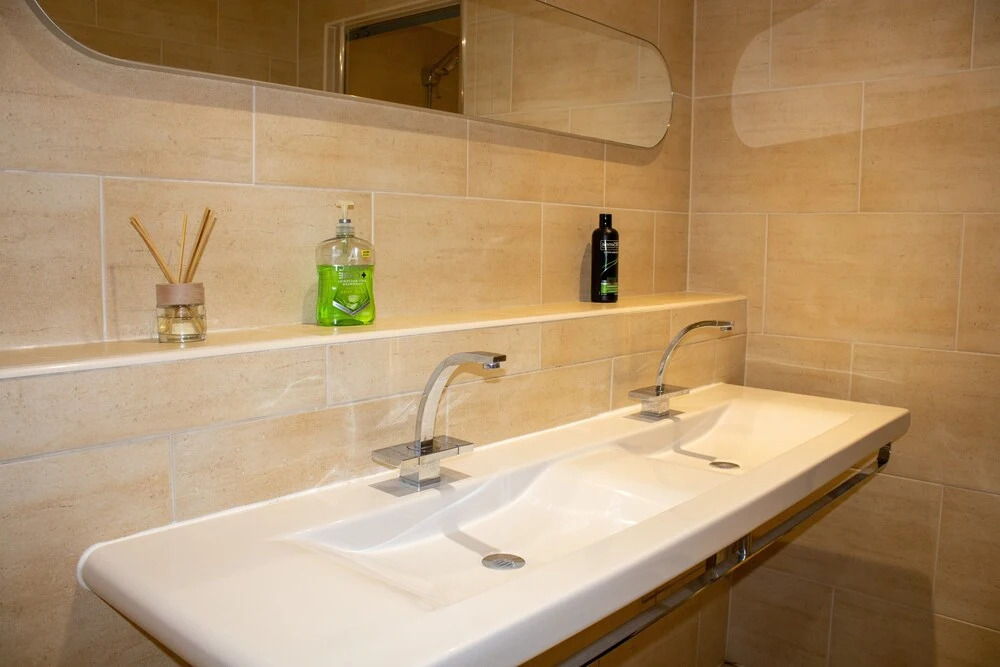 5 Bedroom 3 Bathroom Penthouse Apartment