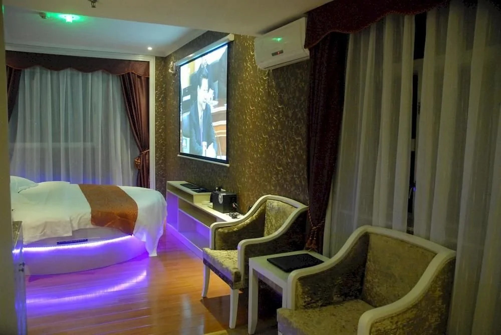 Yulongting Cinema Hotel