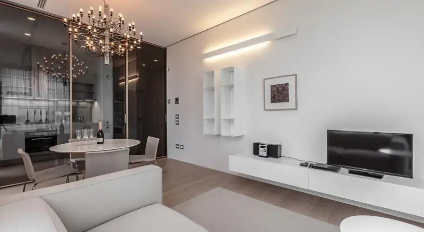 Aria Luxury in Skyscraper