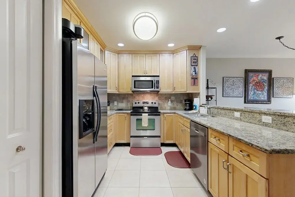 Dog-friendly Vacation Home Close to the Beach With Pool & Screened Porch