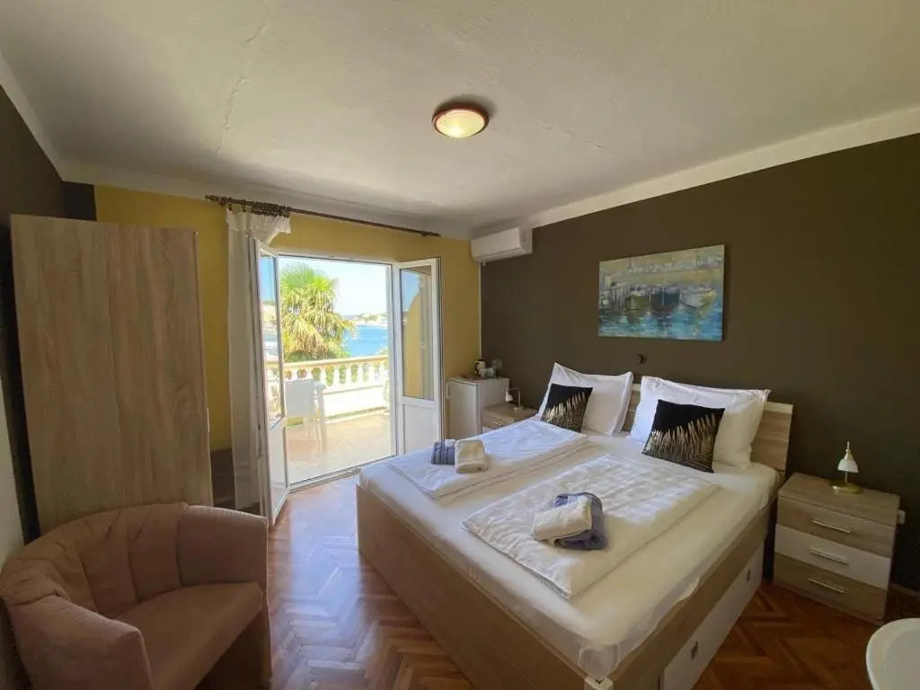 Apartments and Rooms Villa Luci