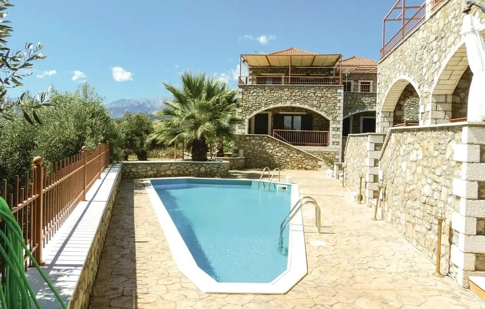 3 Bedroom Lovely Home In Paralio Astros