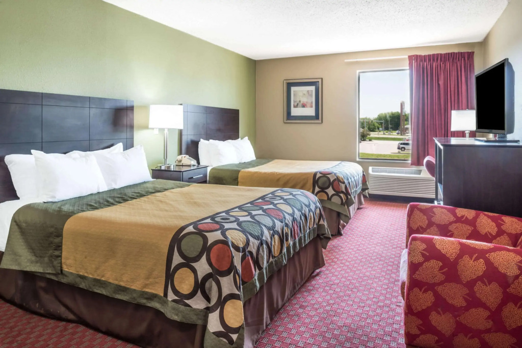 Super 8 by Wyndham Troy IL/St. Louis Area