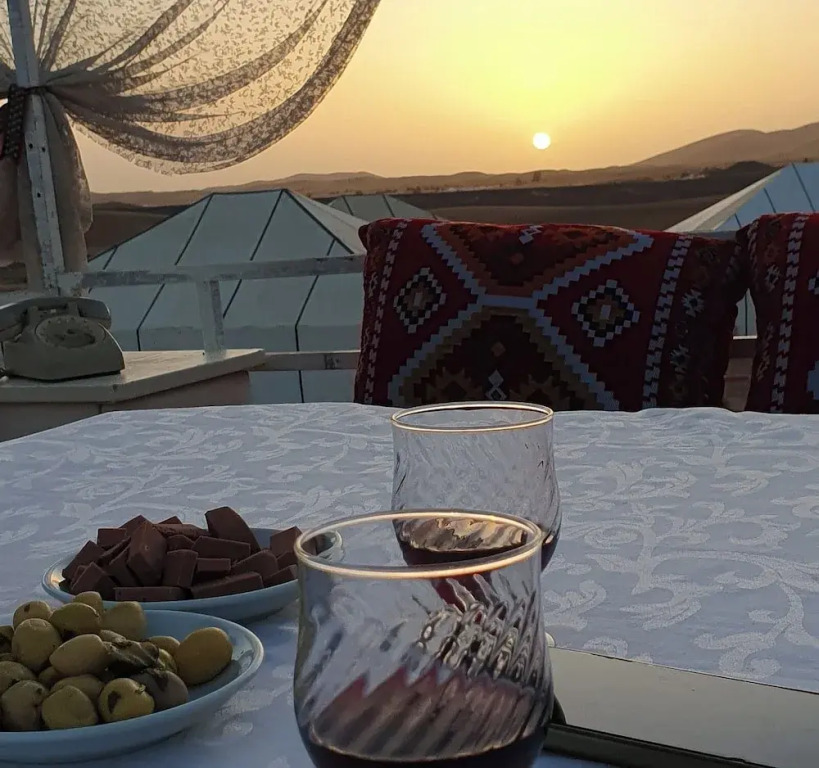 Sunshine luxury desert camp