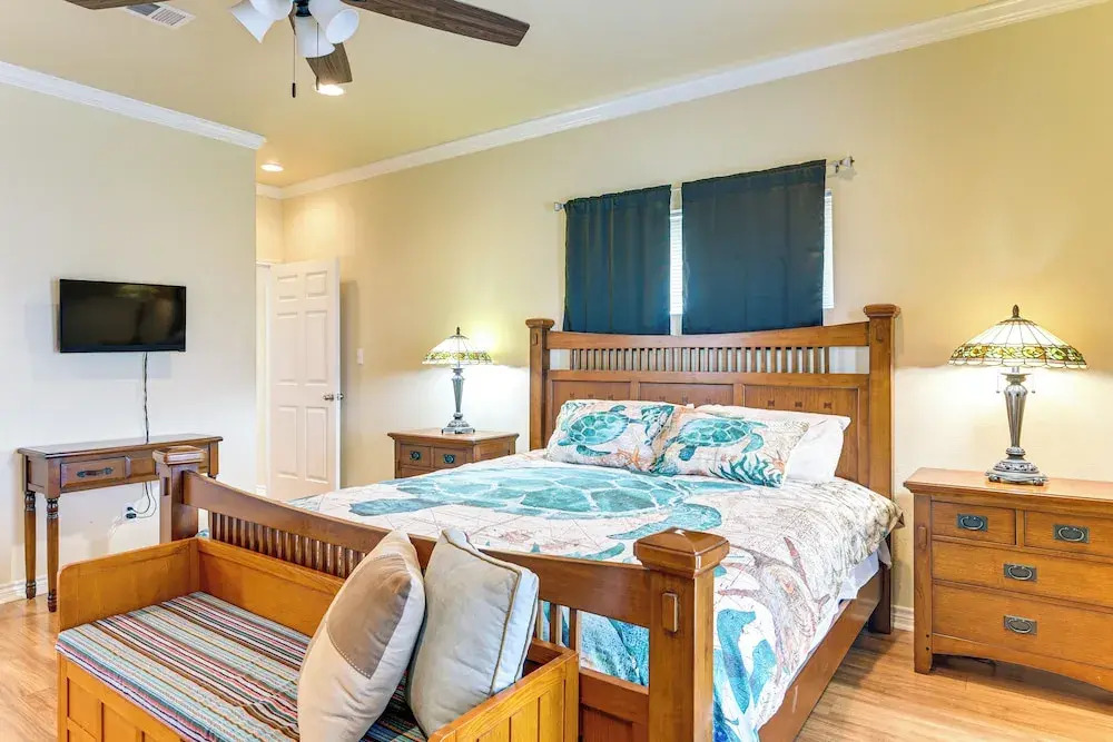 Walk to Beach! Bayfront Coastal Gem in Gilchrist