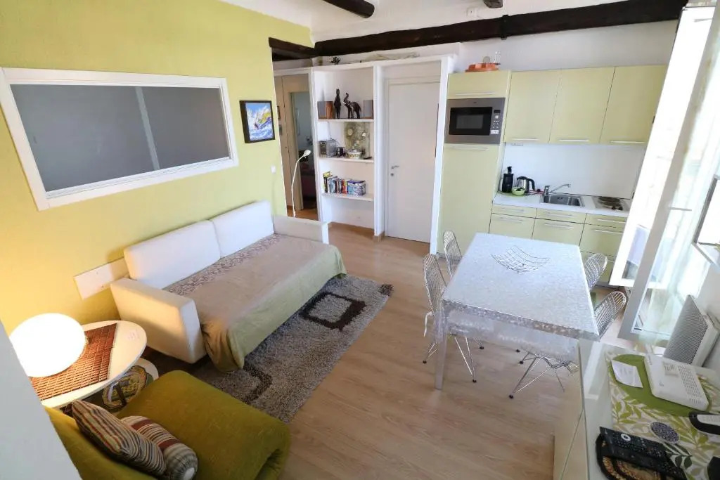 1 bedroom Suquet, 6 min from the Palais, balcony city & port view 220