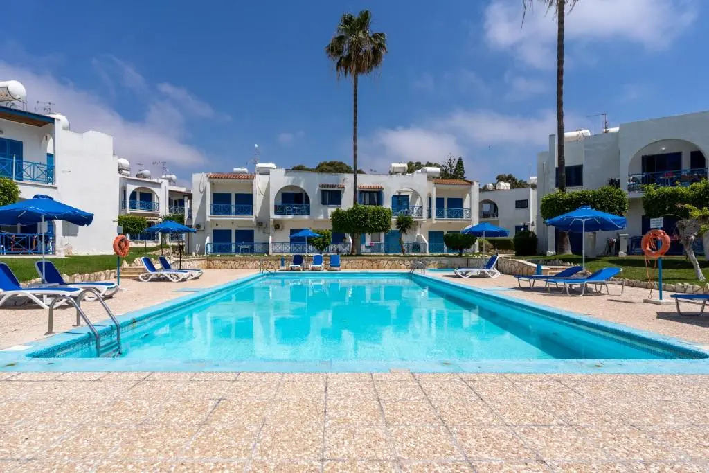 Sea Breeze 1-BR Apt & Pool in Pyla