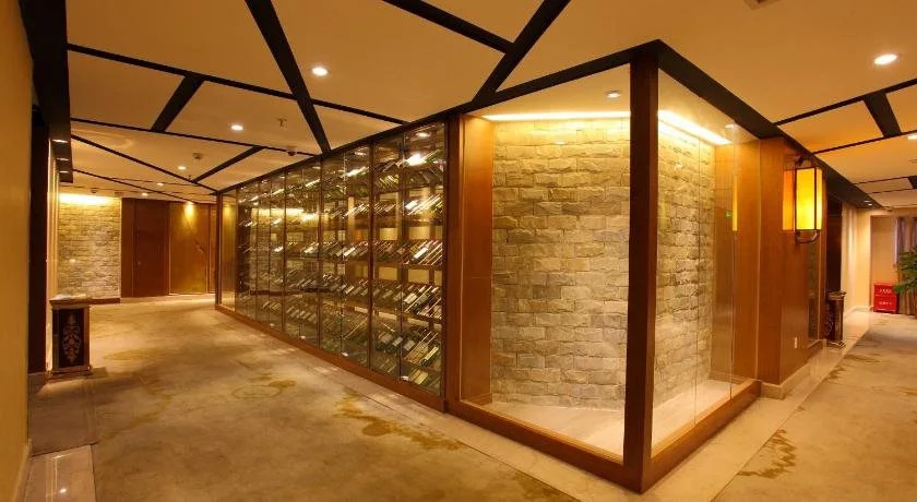 Longwei Hotel