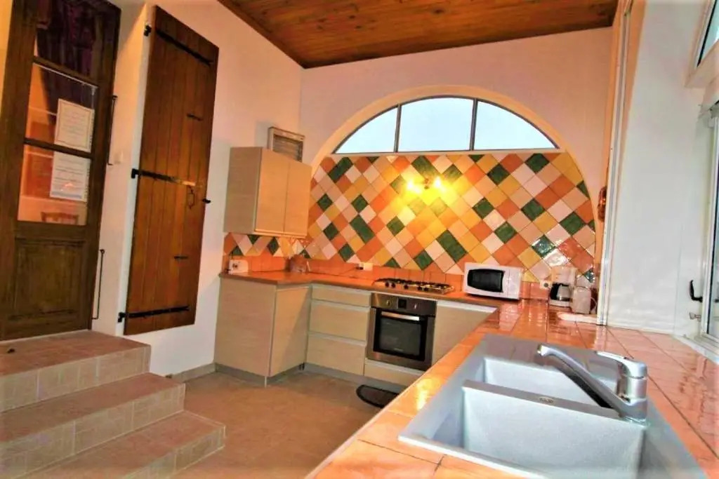 Gîte et chambre d'hôtes LE MERCOIRE, piscine chauffée et jacuzzi
