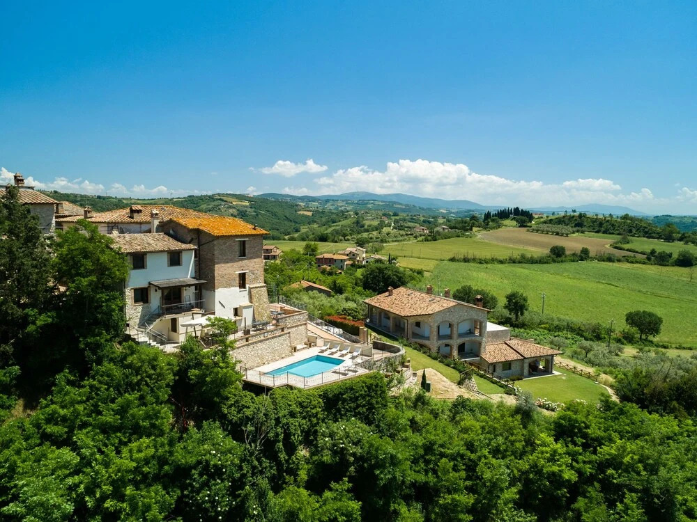 Deluxe Mansion in Umbria With a Pool