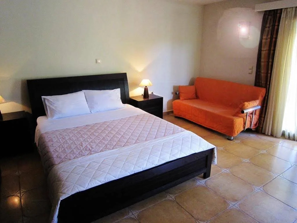 Lefkos Apartments