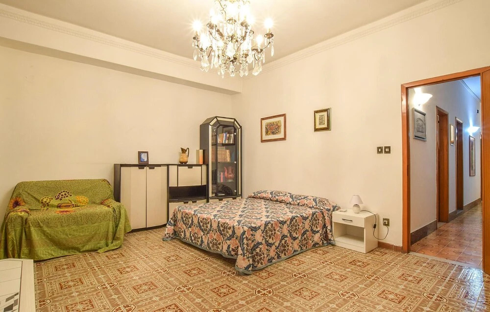 Beautiful Apartment in Gaggi With Wifi and 4 Bedrooms