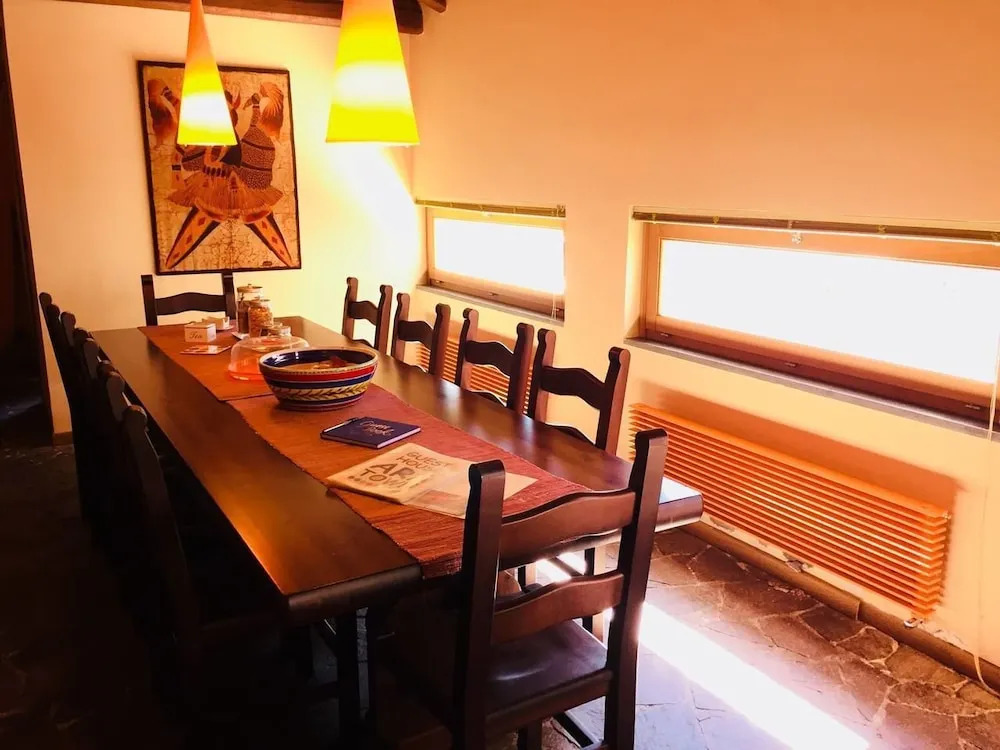 Ara Town House