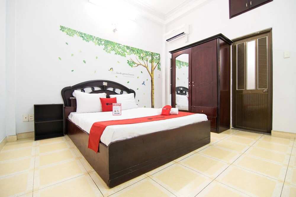 Reddoorz near Hoang Van Thu Park