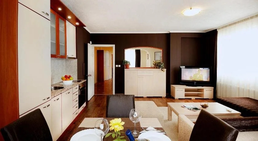Venice Apartments