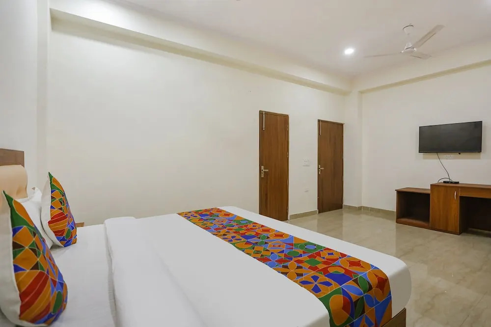 FabHotel Grihum