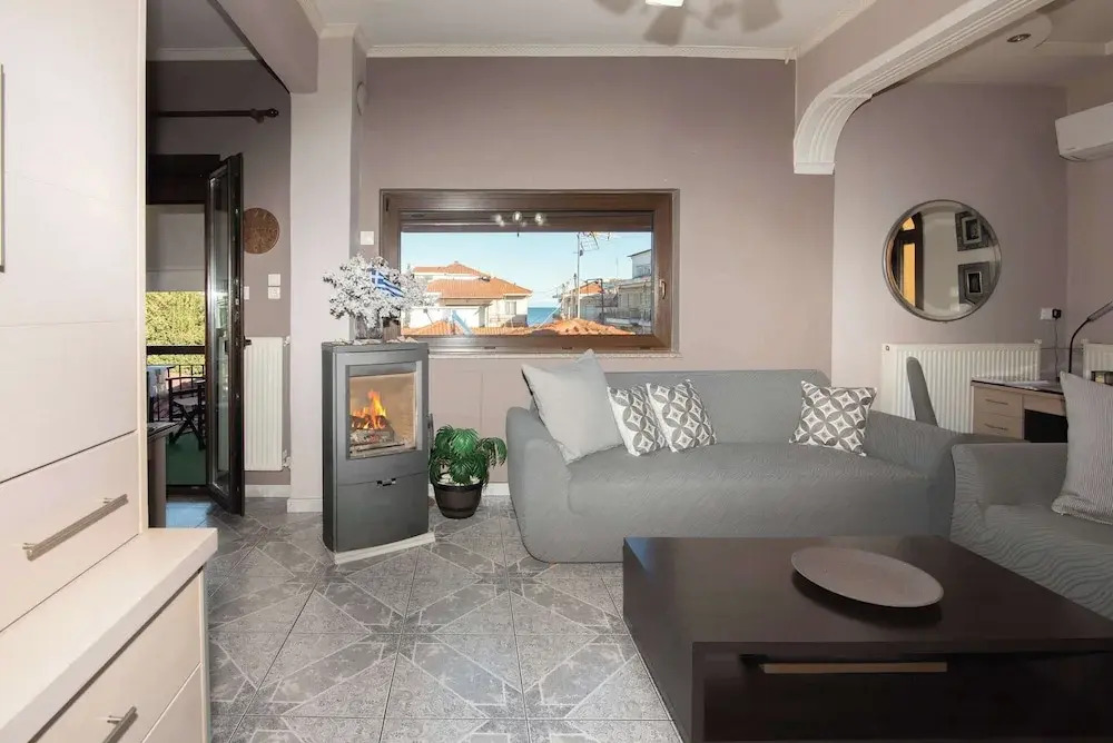 Sunrise Suite Olympiada - Luxury Beachfront Escape