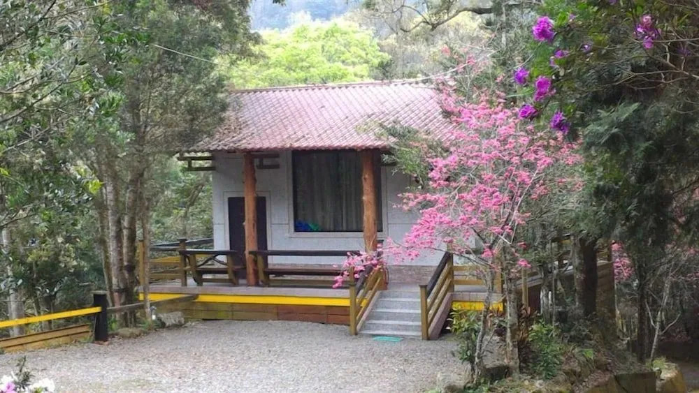 Hong Wa Cuo南投埔里紅瓦厝山居民宿森林系住宿生態手作體驗
