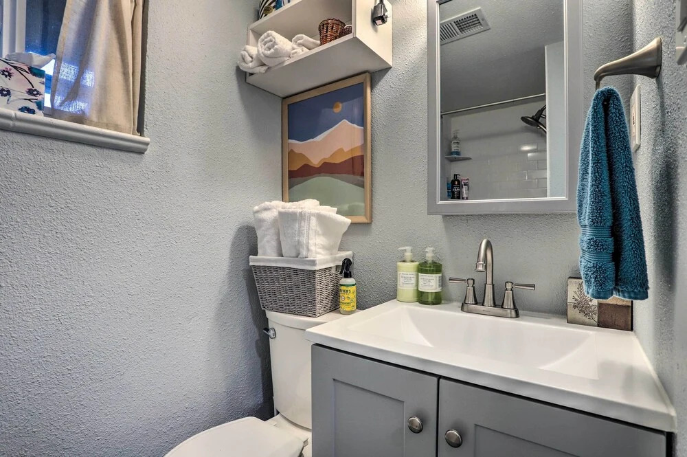 3 Mi to Dtwn: Convenient Denver Apt