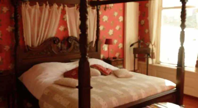 Cherrycake & Chocolate Bed and Breakfast