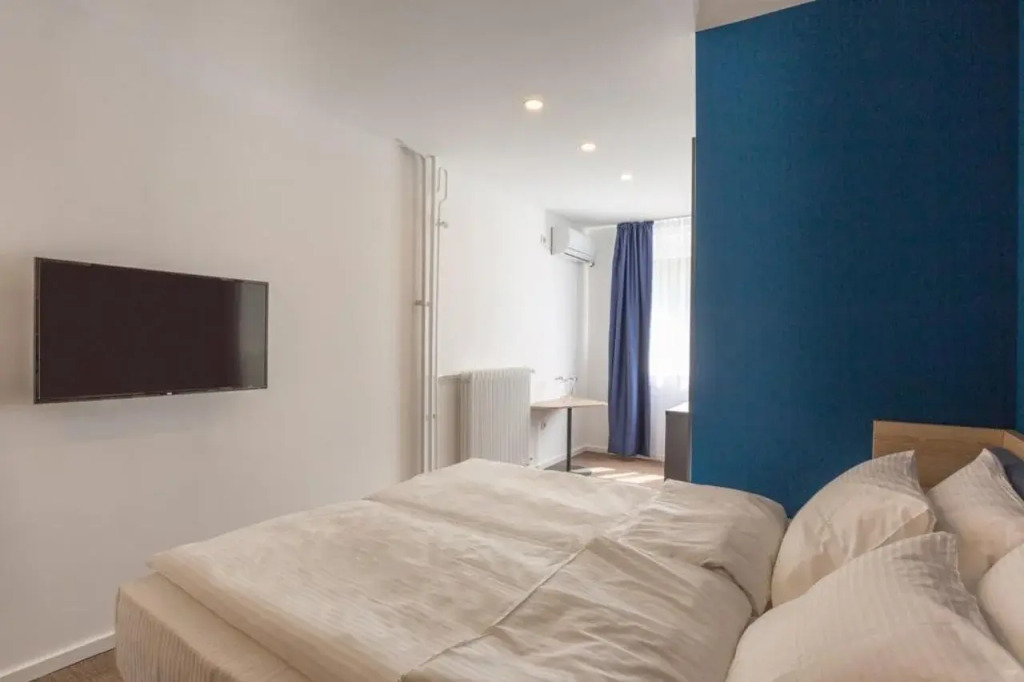 Premium Crown Suites