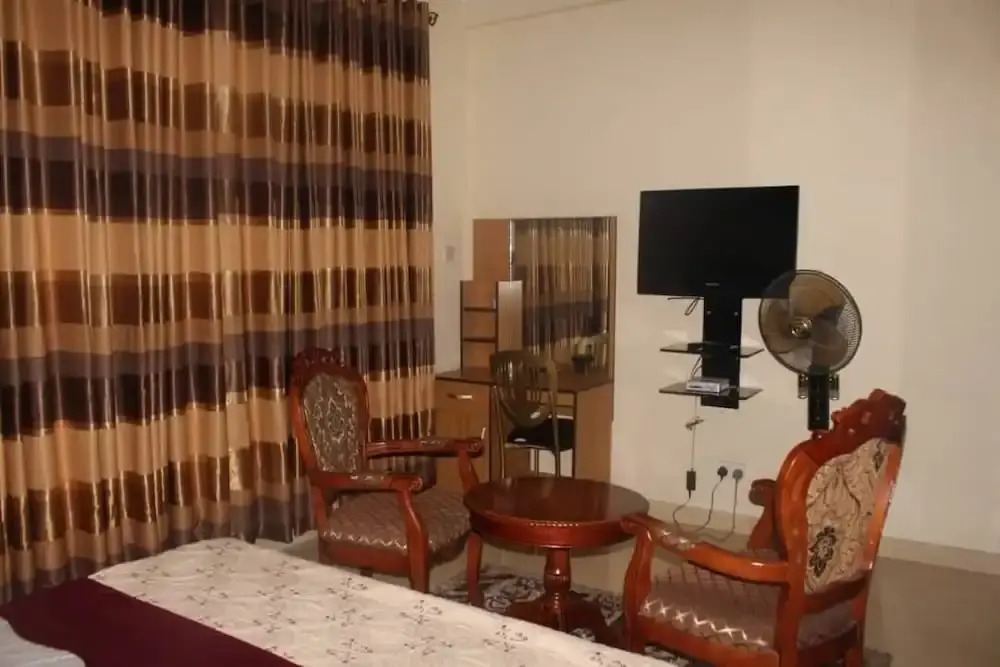 Tobby Royal Suites