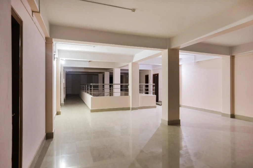 OYO 44691 Hotel East