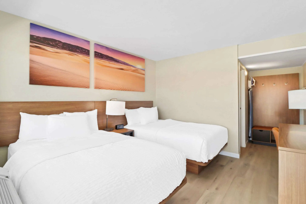 Clarion Pointe Ridgecrest near China Lake Naval Station (ex. Motel 6 Ridgecrest) 