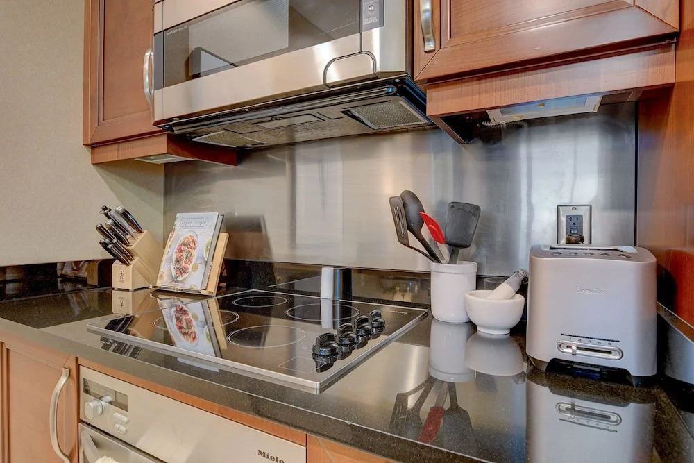 LUXE 702 MGM Signature 1 BR 2 BTH SUITE