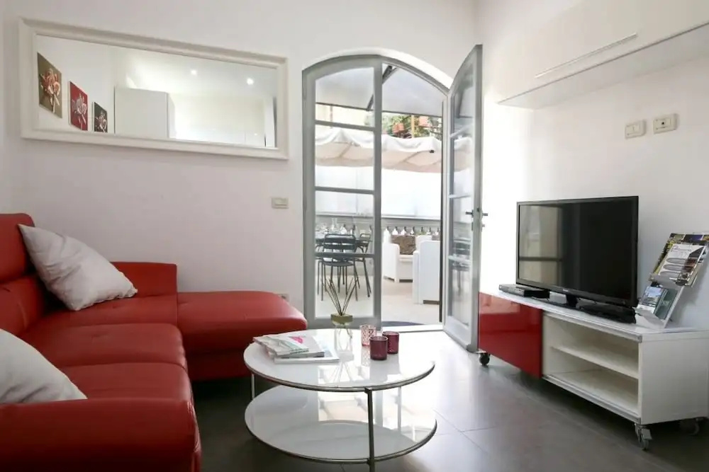 Apartment With Beautiful Terrace in the Historical Center of Pietrasanta