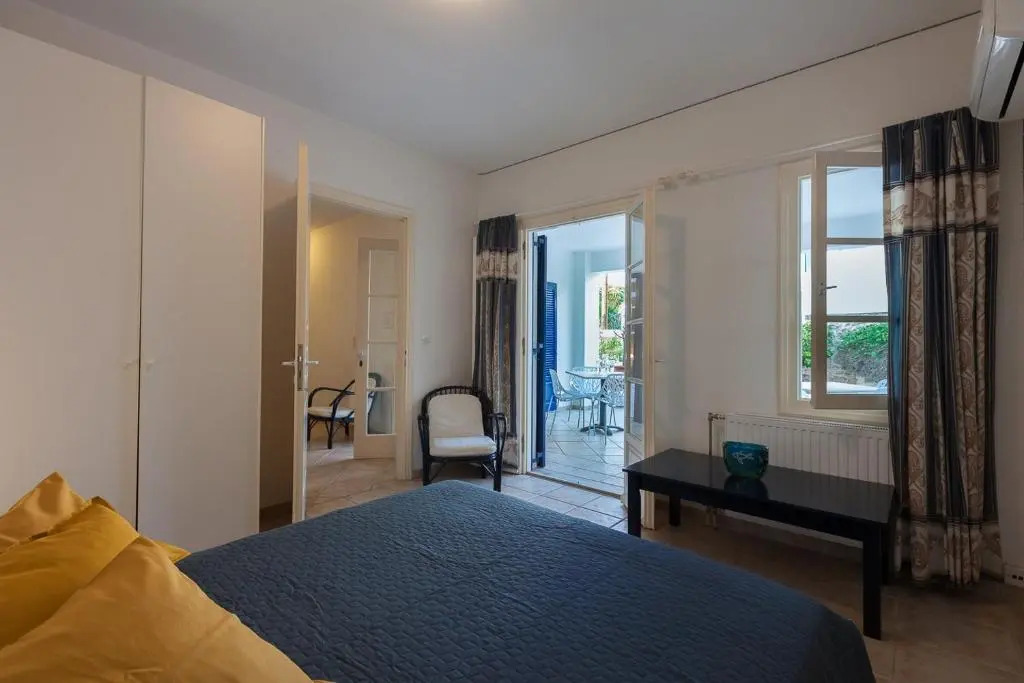 Thanos Luxury Apartment in Spetses