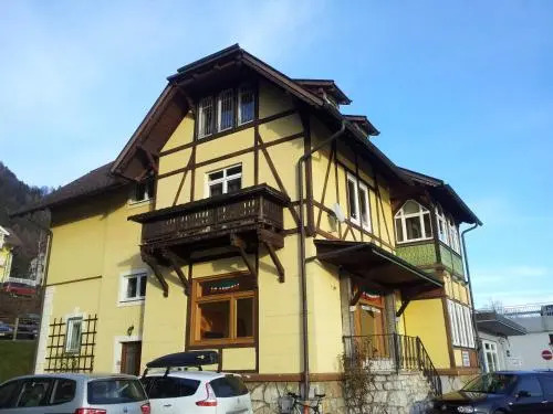 Lakeview Apartment