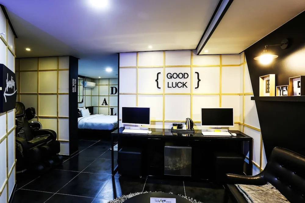 Seocheon Moonlight Night Hotel
