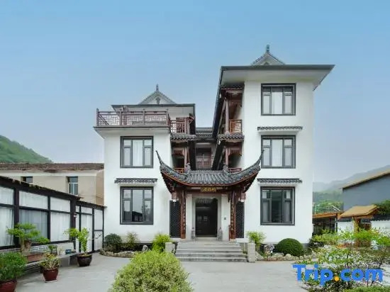 Tonglu Nanxi Bieyuan B&B (OMG Heartbeat Paradise Branch)