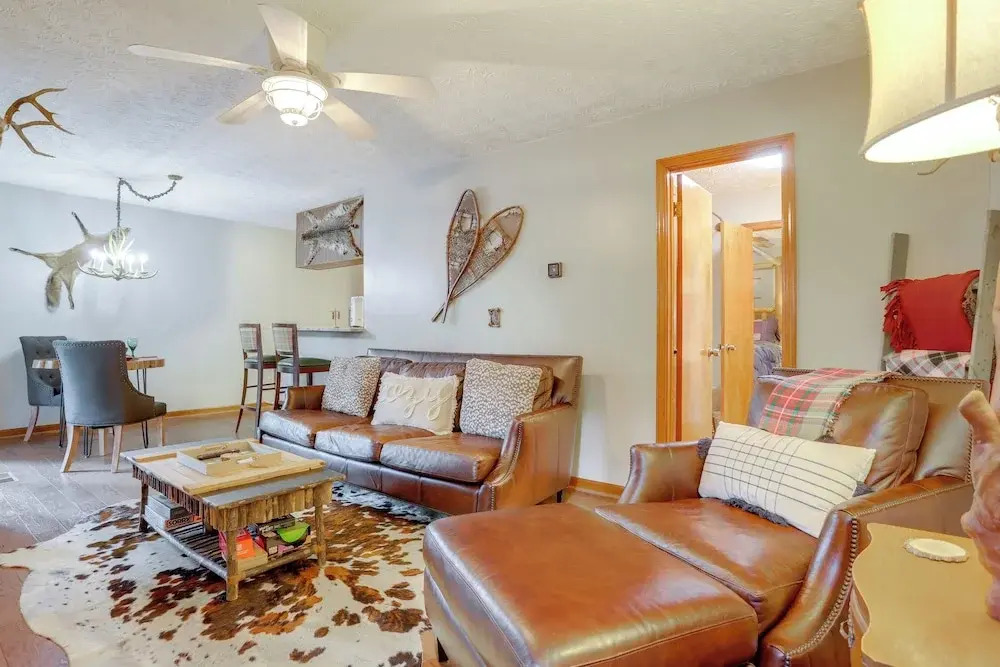 1/2 Mi to Marina: Lake Arrowhead Condo!