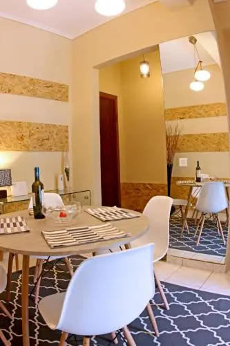 Stylish City Center Garden Apartment