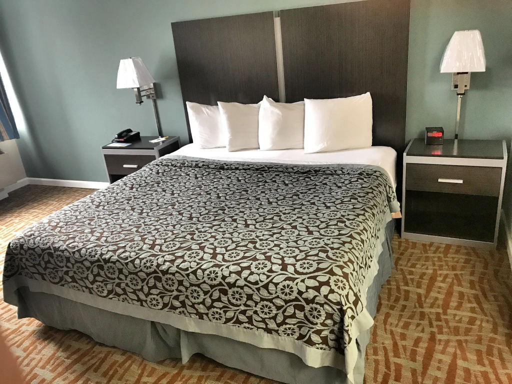 BridgePointe Inn & Suites by BPhotels, Council Bluffs, Omaha Area