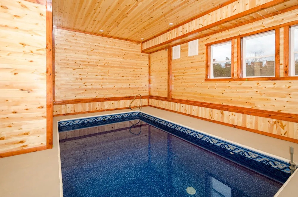 SmokyStays 6 BR Cabin w Indoor Heated Pool